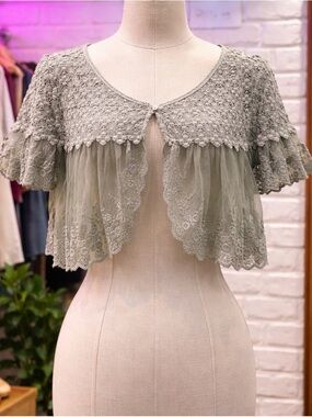 Lace Overlay Cropped Blouse - Olive Gray